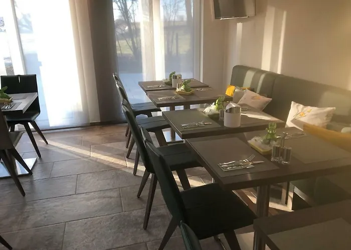 Hotel Am Moosrain Garni